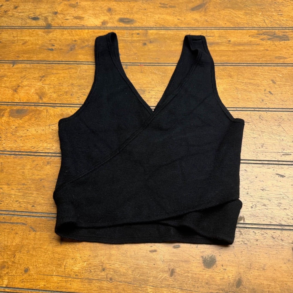 Abercrombie Fitch Black Knit Wrap V Neck Crop Tank Top Womens XS - Picture 1 of 4
